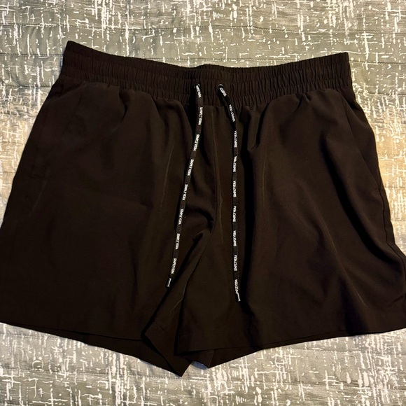 Vera Wang - Women’s Short Sleeve Tee and Shorts - Size XL - Picture 4 of 5